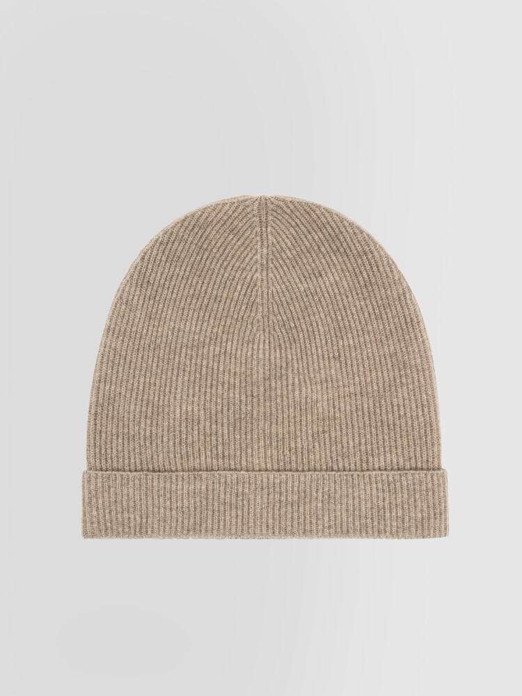 HAT IN FISHERMAN’S RIB STITCH WOOL