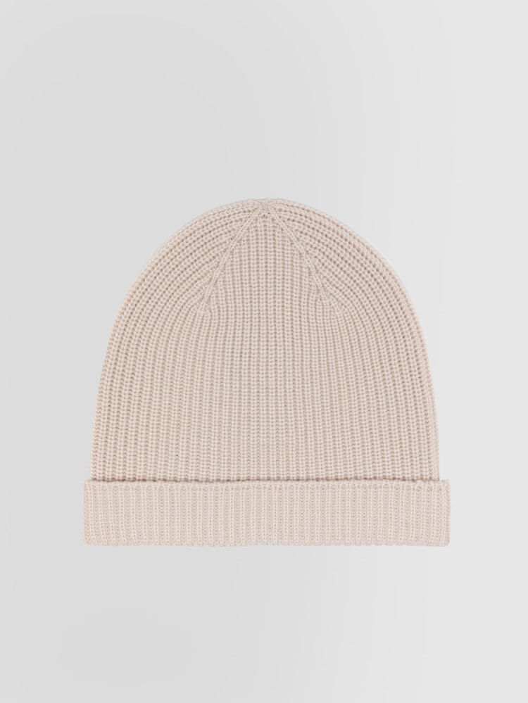 HAT IN PEARL STITCH WOOL