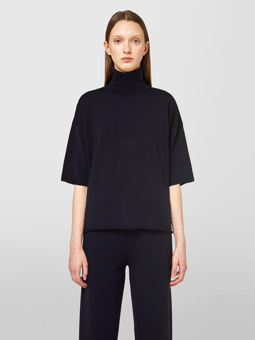 LAYERS TURTLE NECK SWEATER